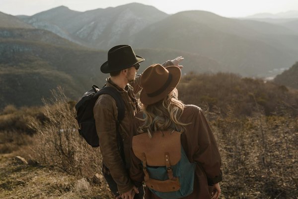 Quels sont les meilleurs itinéraires pour une randonnée dans les montagnes de Pindus, Grèce?