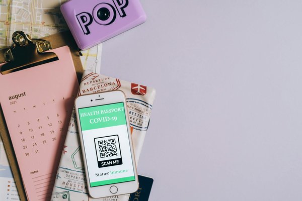 Où peut-on louer une maison de vacances en Provence avec des ateliers de peinture et des balades en vélo?